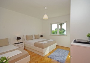 Perfect location! Apartment right on the beach, with fantastic sea views,