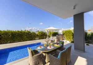 Pernera Beach Villa