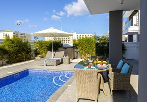 Pernera Beach Villa