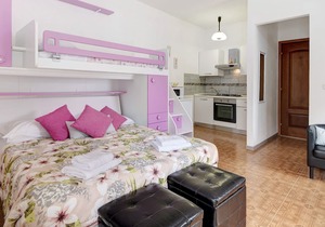 Pet-Friendly Apartment with Mountain View, Shared Pool & Wi-Fi