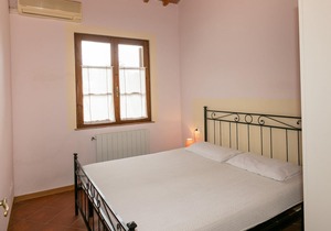 Pet-Friendly Apartment 'Marina 1 - Bilocale' with Garden, Pool & Wi-Fi