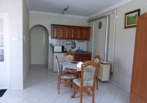 Pine Wood Apartment 6