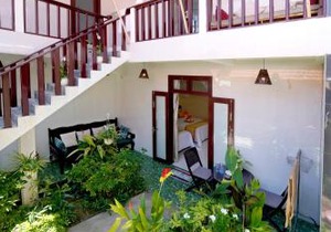 Pink Beach Homestay