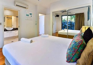 Pinnacle 2 - Seaview Apartment on Hamilton Island
