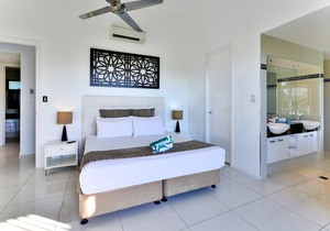 Pinnacle 8 - Seaview Apartment on Hamilton Island