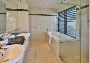 Pinnacle Apartments on Hamilton Island by HIHA