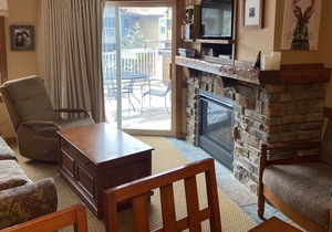 PLATINUM 1 Bedroom Village w/ huge deck (Ski In/Ski Out)