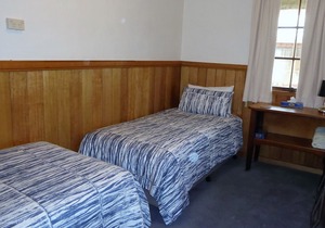 Platypus Park Country Retreat - Pipers 2br s/c Apartment