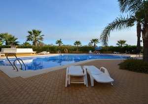 PLAYA GRANDE 43 - Two Bedroom Apartment, Sleeps 5