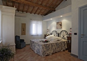 Poggio Montali Nestled among vineyards and olive groves