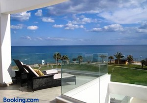 Polyxenia Isaak Luxury Villas and Apartments