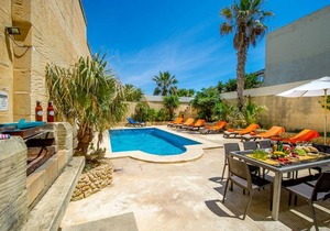 Ponderosa Holiday Home