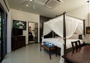 POOL VILLA ATARATA 3BR NAI HARN BEACH