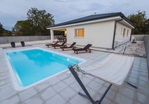 Poolincluded - Villa Dreams