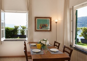 PORTOVENERE - LA VILLETTA:one step into the blue