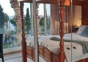 Poseidon's Luxury Apartment