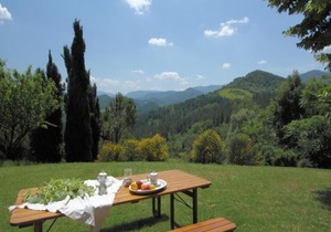 Pretty Holiday Home in Acqualagna with Swimming Pool