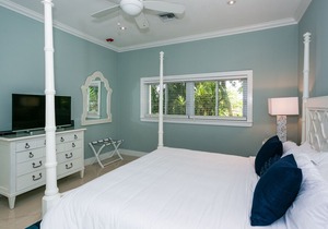 Prime Residence #6 on 7 Mile Beach, High-End Ground Floor Beachfront Condo