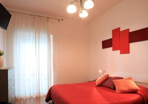 Primo Piano Guesthouse - Bari Policlinico - Red Room