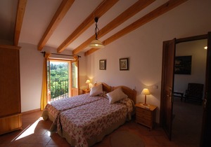 Privat and Sunny Stone Built Finca with Pool ETV/2730