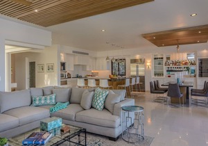 Private Beach Villa! Complimentary Airport-to-Door Transfer