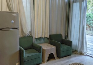 Private entrance studio with large private garden