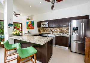Private Home, Steps to Beach Club, Walk to Town/Restaurants ,Snorkeling
