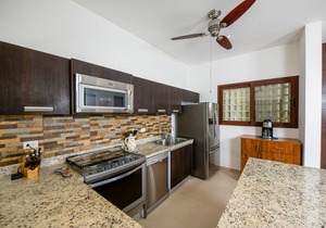 Private Home, Steps to Beach Club, Walk to Town/Restaurants ,Snorkeling