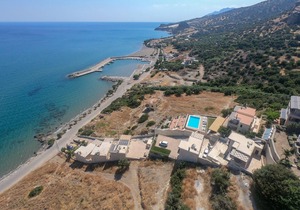 ★Private luxury 3bdrm Villa - Walk to beach ★