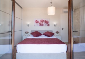 ★Private luxury 3bdrm Villa - Walk to beach ★