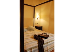 Private room in charming rural hotel 8