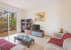 Protaras Holiday Villa MV34 - Modern 3BDR Villa with Pool, 5 min. Walk to the Beach