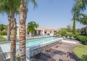 Protaras Oscar Domain Villa OD04 - a villa that sleeps 9 guests in 4 bedrooms