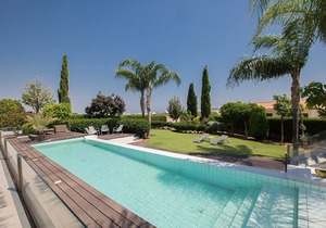 Protaras Oscar Domain Villa OD04 - a villa that sleeps 9 guests in 4 bedrooms