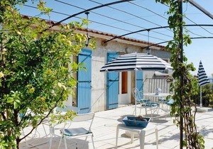 Provencal holiday home with private garden, Bédoin