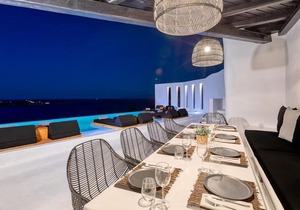Psarou Black Villa