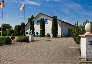 Quadruple Room with Shower and Toilet - Bed & Breakfast in Kippenheim R. Müller