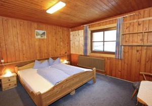 Quaint Chalet in Mayrhofen near Ski Lift