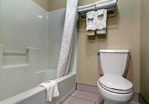 Quality Inn Hays I-70