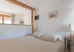 Quiet and Cosy Duplex Apartment with Balcony and Garden