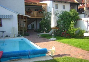 Quiet, cozy vacation apartment (66sqm) with large terrace
