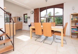 Quit location, lot of privacy, a great garden to play