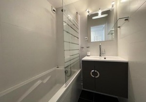 Résidence Pollux - Studio rénové et confortable · Proche des pistes et des commerces · Balcon MAE-7397