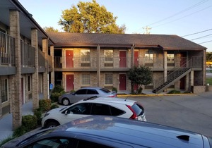 Raintree Inn