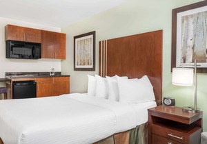 Ramada by Wyndham Carlyle