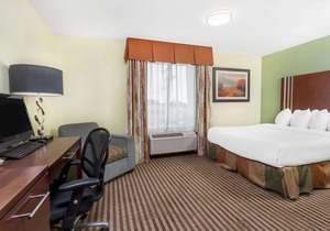 Ramada by Wyndham Carlyle