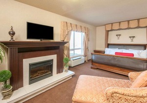 Ramada by Wyndham Drumheller Hotel & Suites