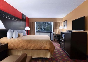 Ramada by Wyndham Rochelle Park Near Paramus