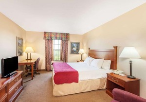 Ramada by Wyndham Sparta At Speedway