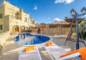Rebbiegha Holiday Home